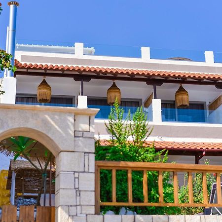 Laia Seafront Luxury Apartments Agia Pelagia  Esterno foto