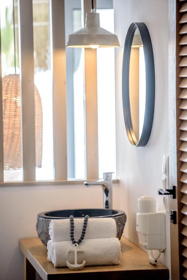 Laia Seafront Luxury Apartments Agia Pelagia  Esterno foto
