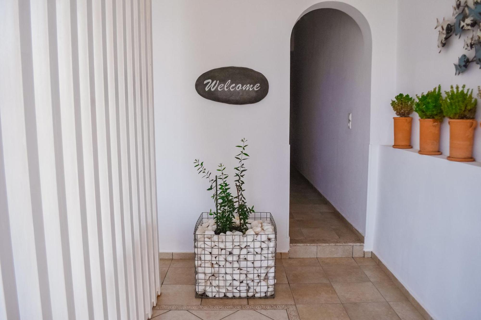 Laia Seafront Luxury Apartments Agia Pelagia  Esterno foto