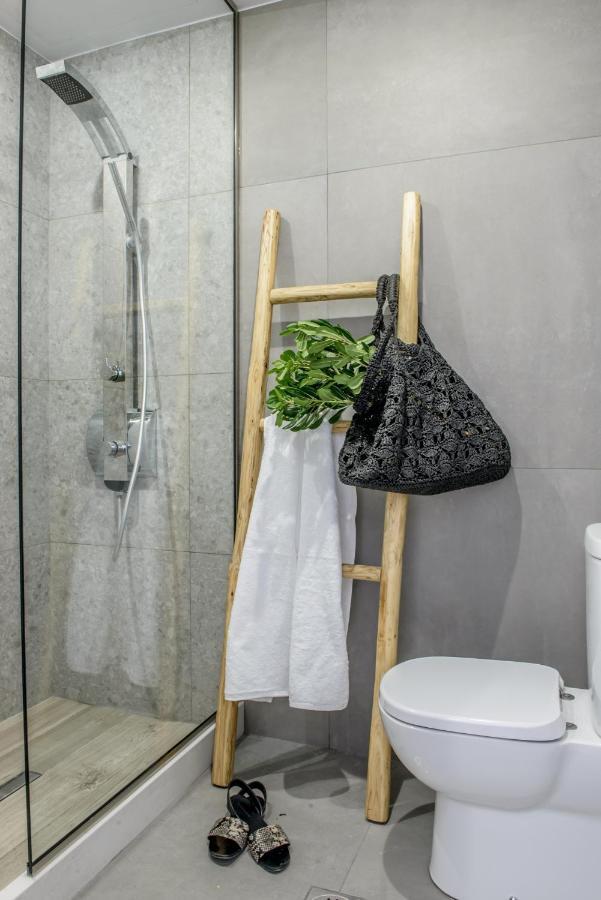 Laia Seafront Luxury Apartments Agia Pelagia  Esterno foto